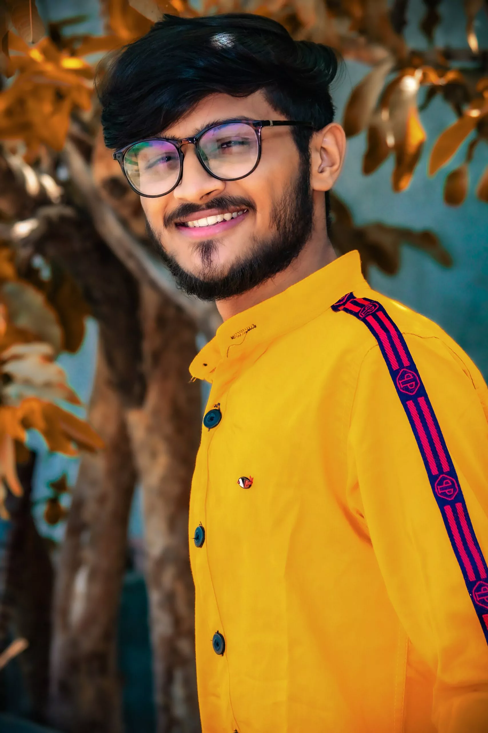 Gotam Shah is the author of aceroyale0437.com.